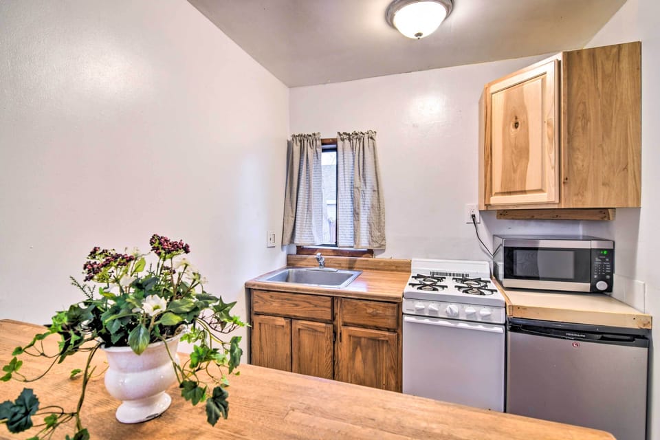 Studio | Kitchen Area | Air Conditioning | Free WiFi