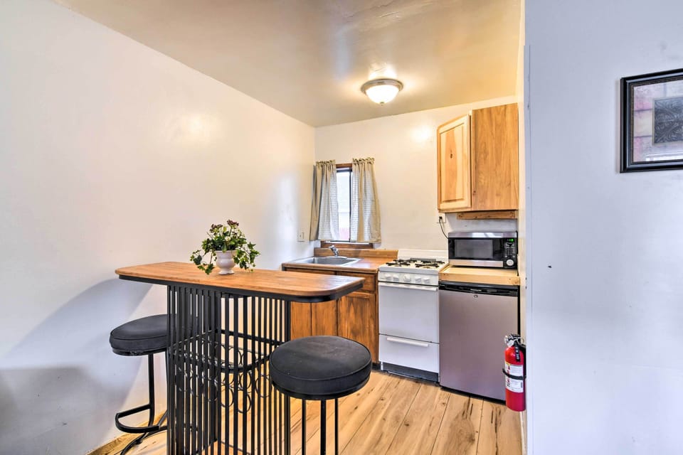 Studio | Kitchen Area | Air Conditioning | Free WiFi