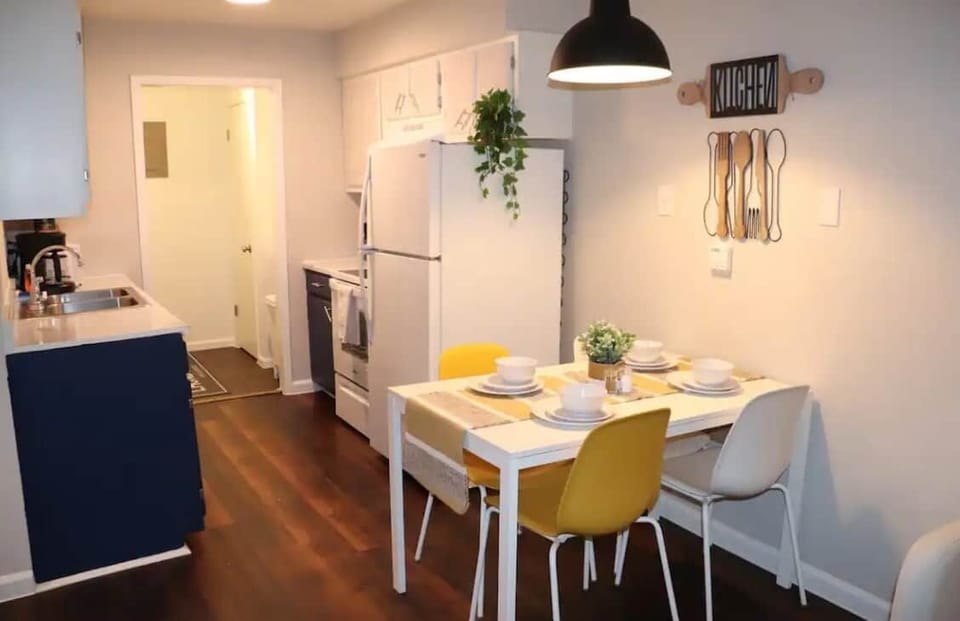dinning table for 4