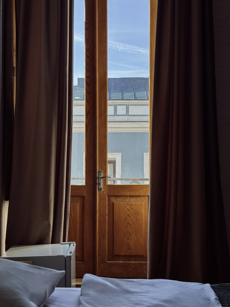 Standart Double Room with Balcony | Laptop workspace, free WiFi, bed sheets