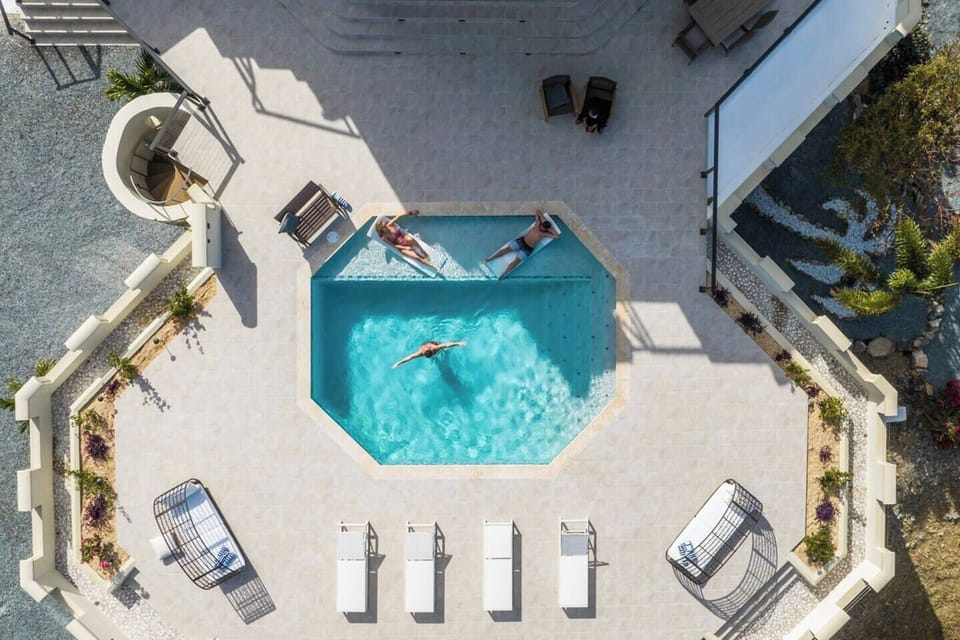 We bring the Caribbean blue water right to you with our sizable swimming pool with lounging area to keep you cool in the summer sun! 