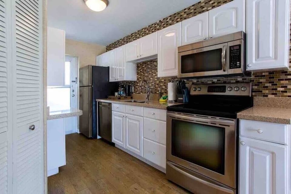 full kitchen