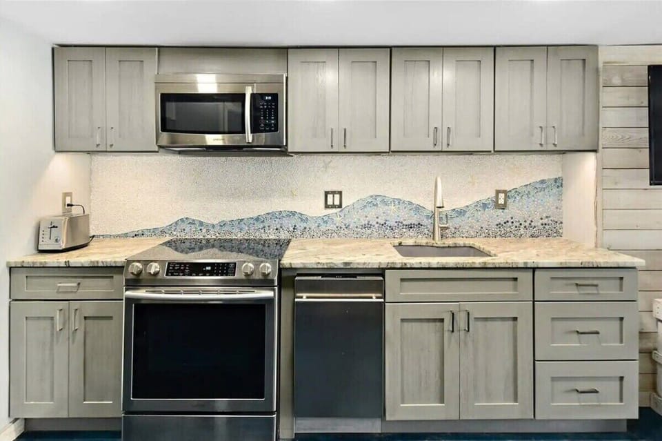 Fully equipped, modern kitchen!