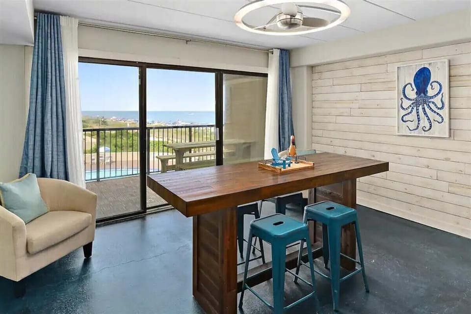 Direct oceanfront!