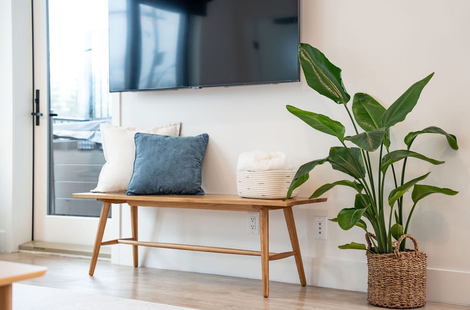 Condo | Living area | 40-inch flat-screen TV with digital channels, TV, streaming services