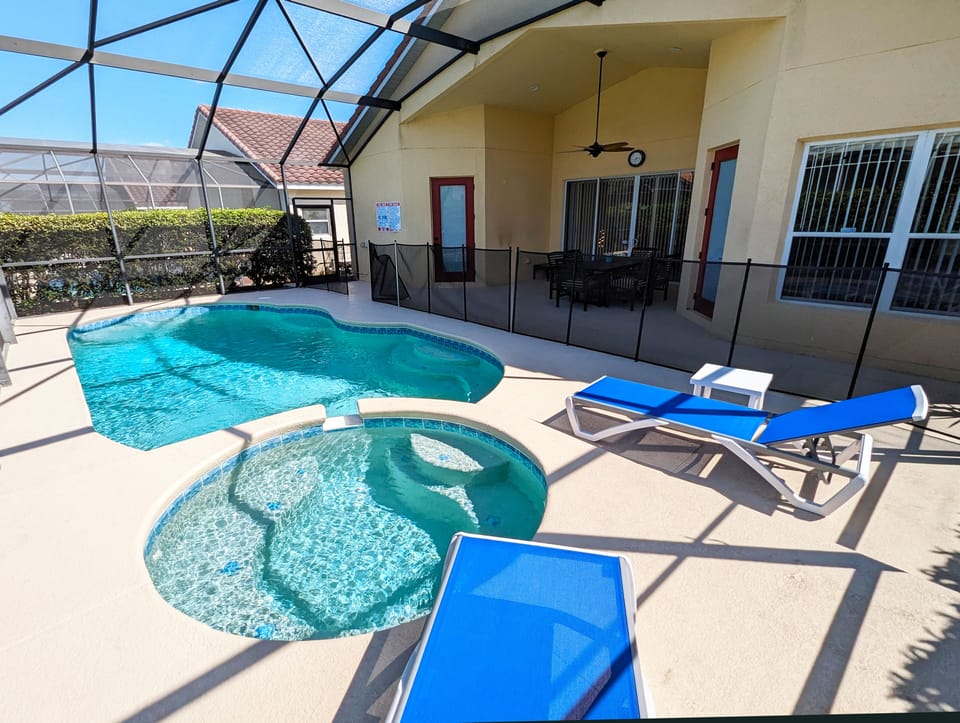 Private pool deck with dining area & loungers - pool/spa heat pre-bookable extra