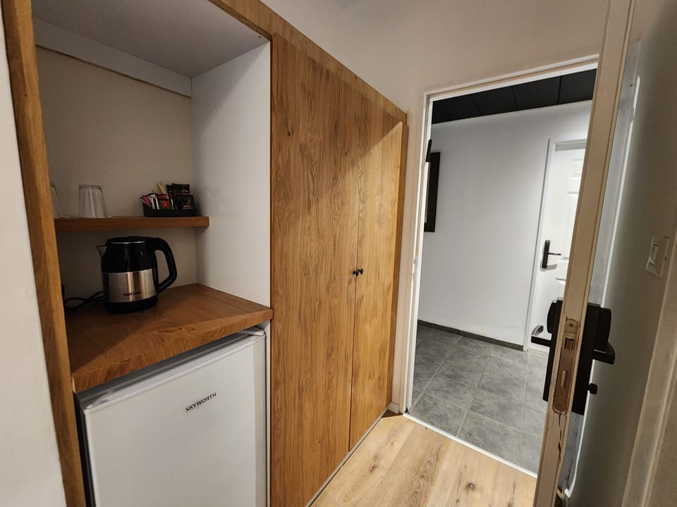 Deluxe Studio, Balcony, Mountain View | Minibar, in-room safe, individually furnished, desk