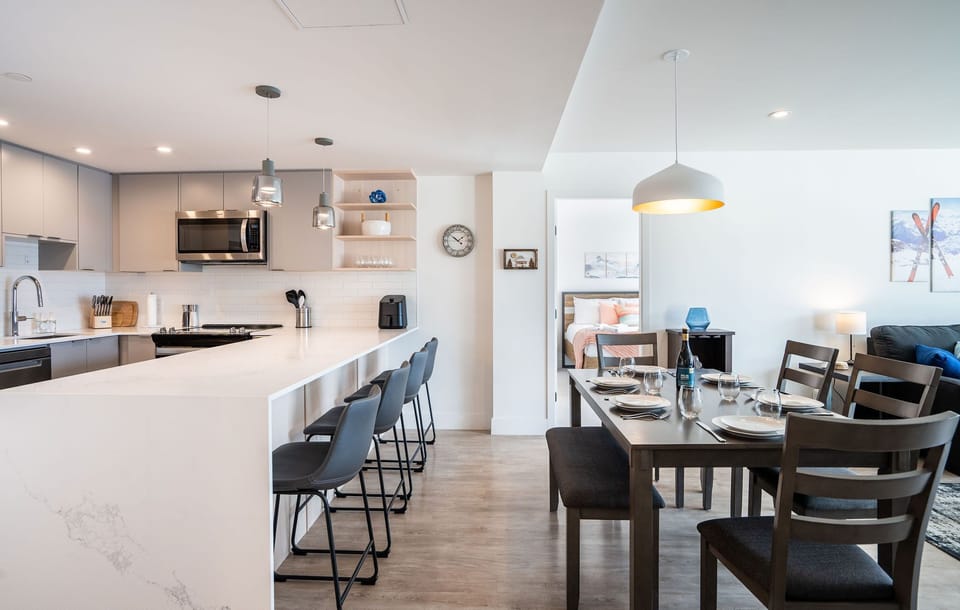 Condo | Living area | 40-inch flat-screen TV with digital channels, TV, streaming services