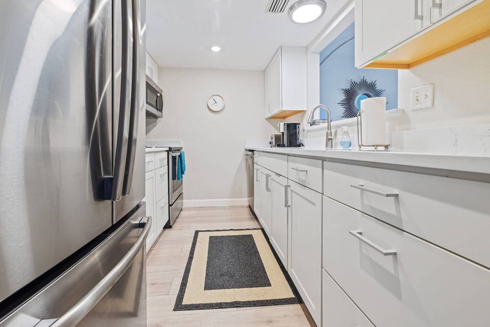 Updated Full Kitchen!
