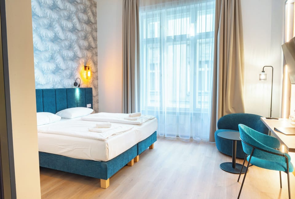 Deluxe Room | In-room safe, desk, free WiFi, bed sheets