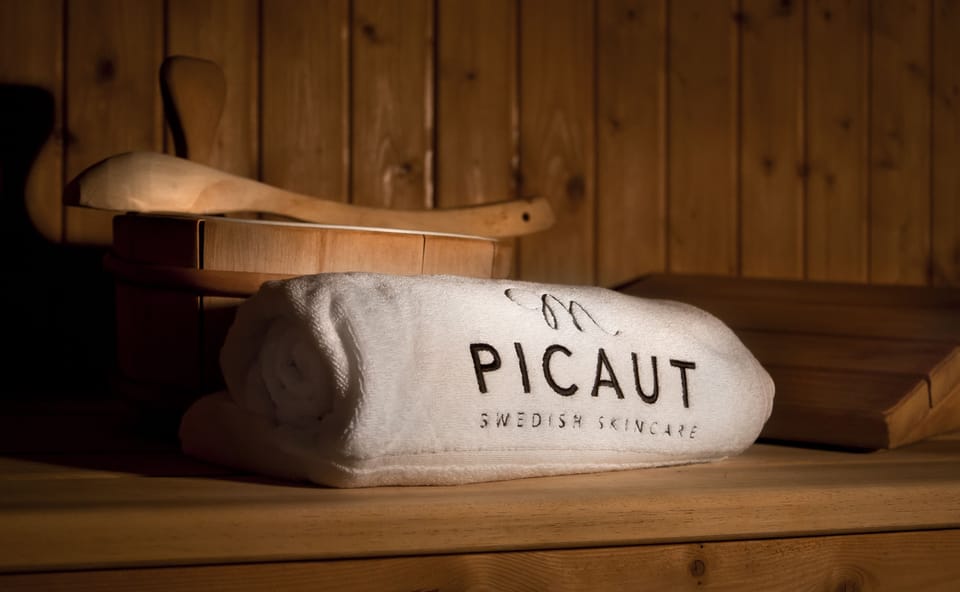 Sauna, steam room, body treatments, aromatherapy, hot stone massages