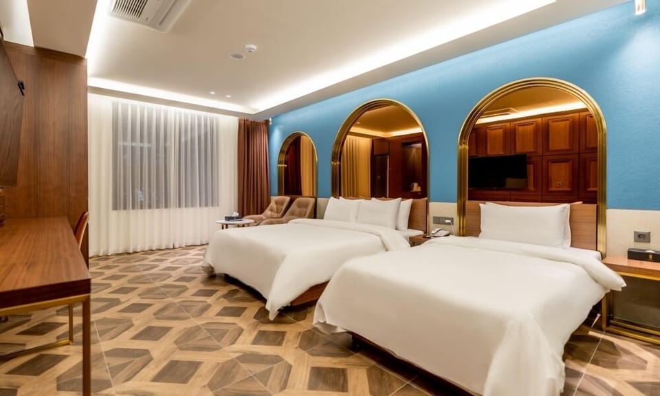 Deluxe Twin | Individually decorated, individually furnished, free WiFi, bed sheets