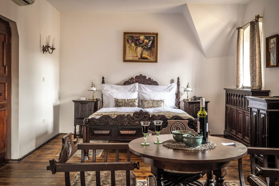 Junior Suite | In-room safe, desk, laptop workspace, cribs (free)