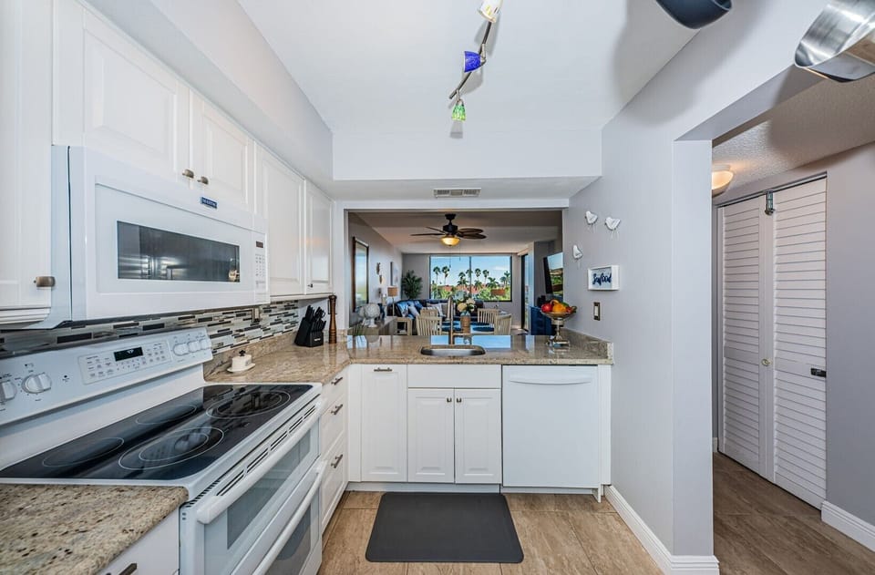 web-or-mls-Kitchen 1-2