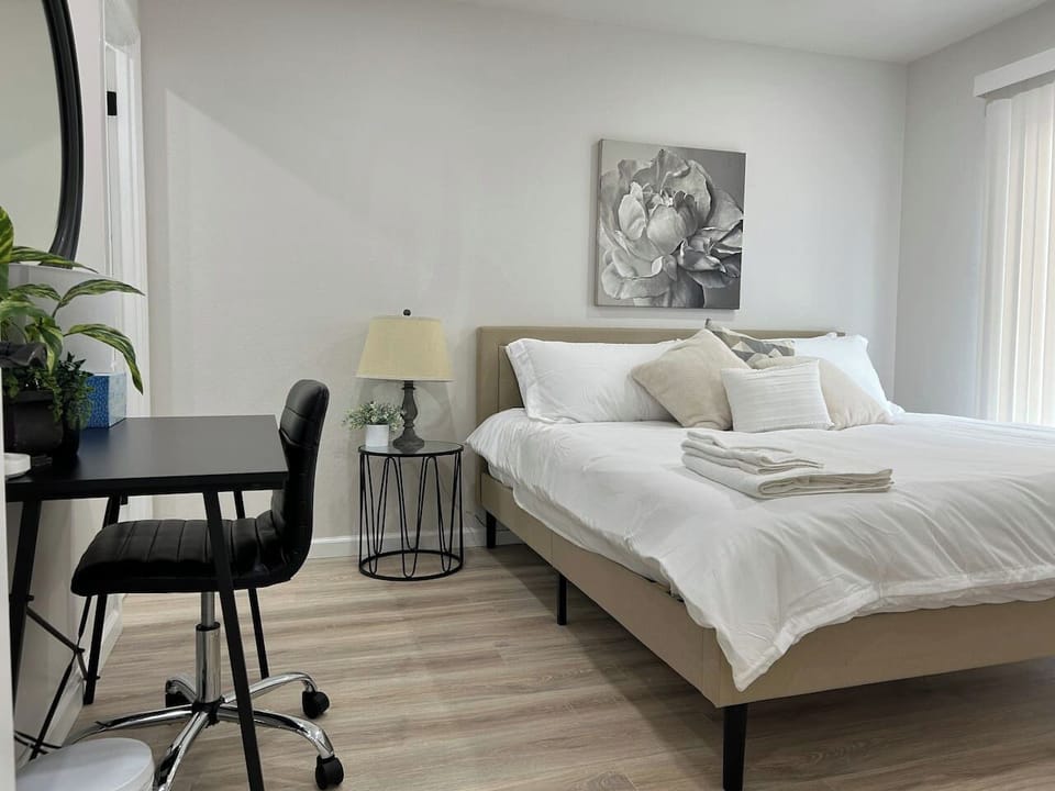 ROOM 2 with a King bed and private bathroom