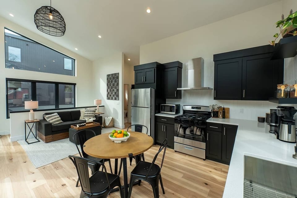 A spacious and open floorplan allows easy movement and functionality!