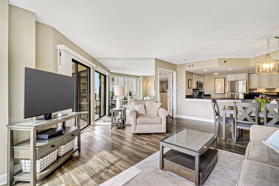 1204 Villamare | Living Room - 1204 Villamare | Living Room