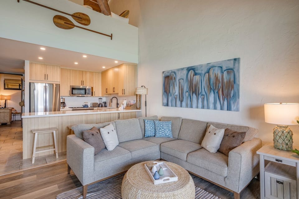 Condo, 2 Bedrooms | Living area