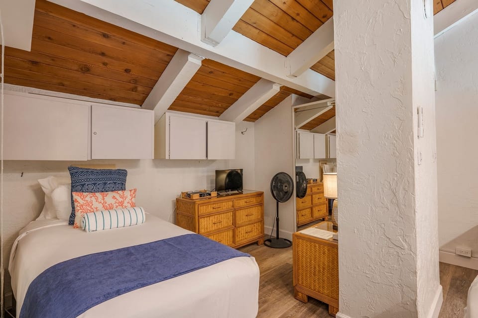 Condo, 2 Bedrooms | 2 bedrooms, iron/ironing board, WiFi (free)