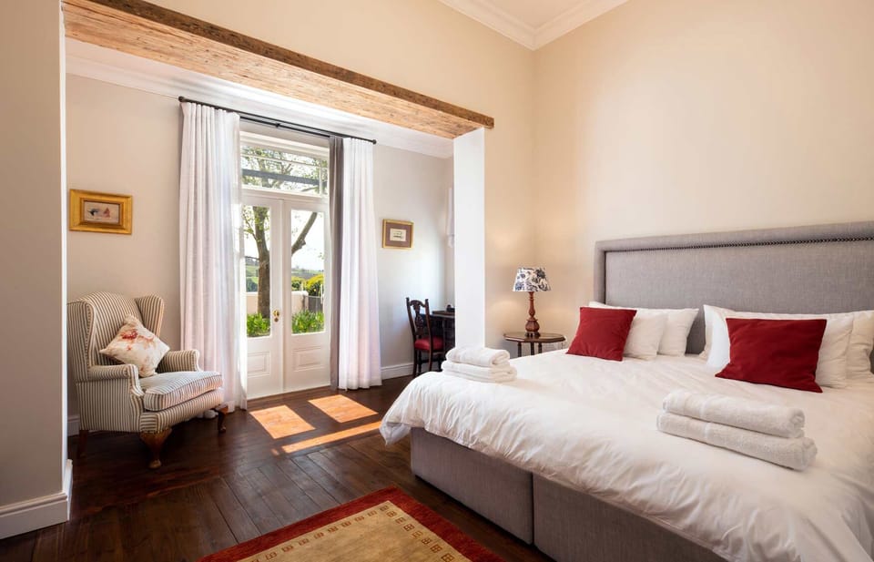 Premium Room, 1 King Bed | Premium bedding, individually decorated, individually furnished