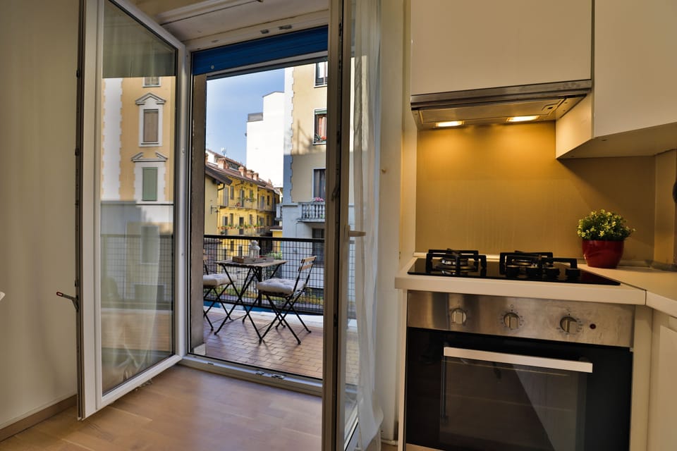 Deluxe Studio | Balcony