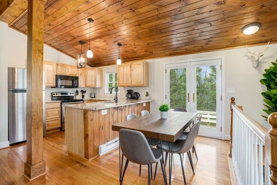 Share home cooked meal with friends and family