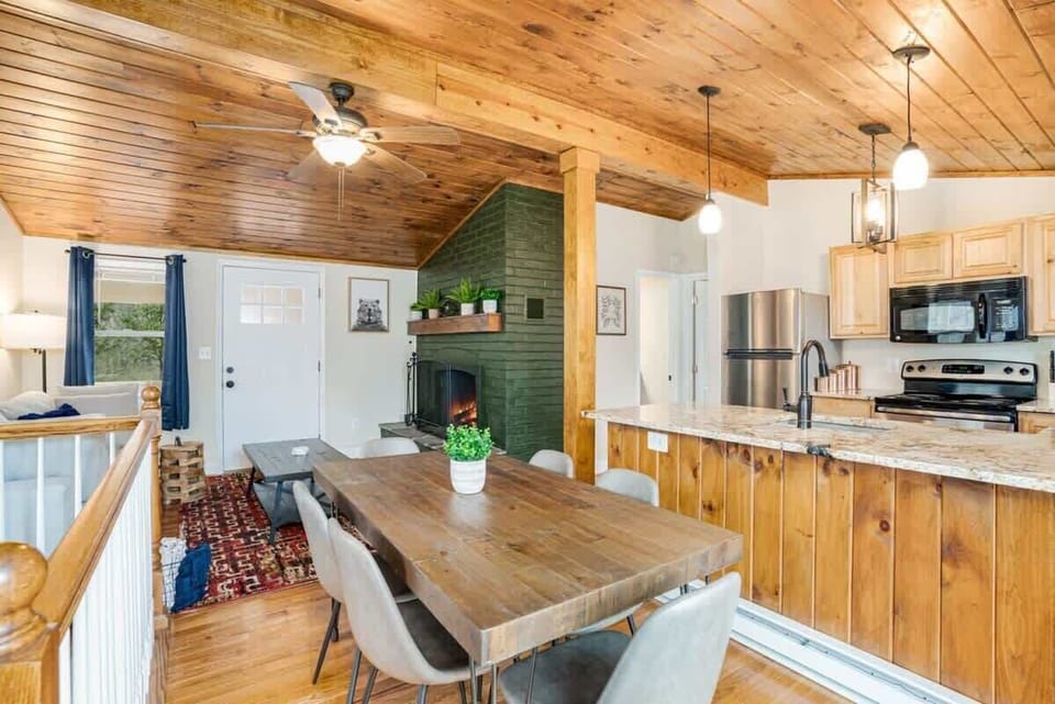 Share home cooked meal with friends and family