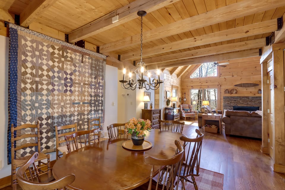 Dining Area | Dishware/Flatware