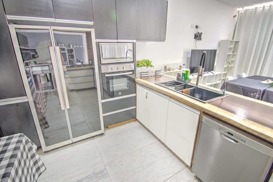 Kitchen #1