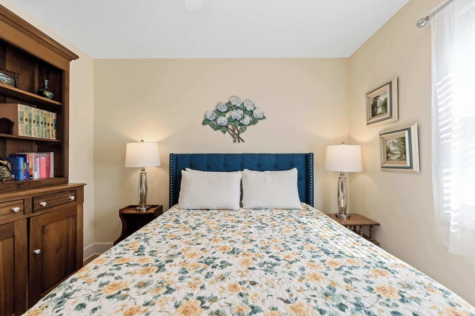 Hawk's Haven - Bedroom 5 of 7 w/One Queen Bed