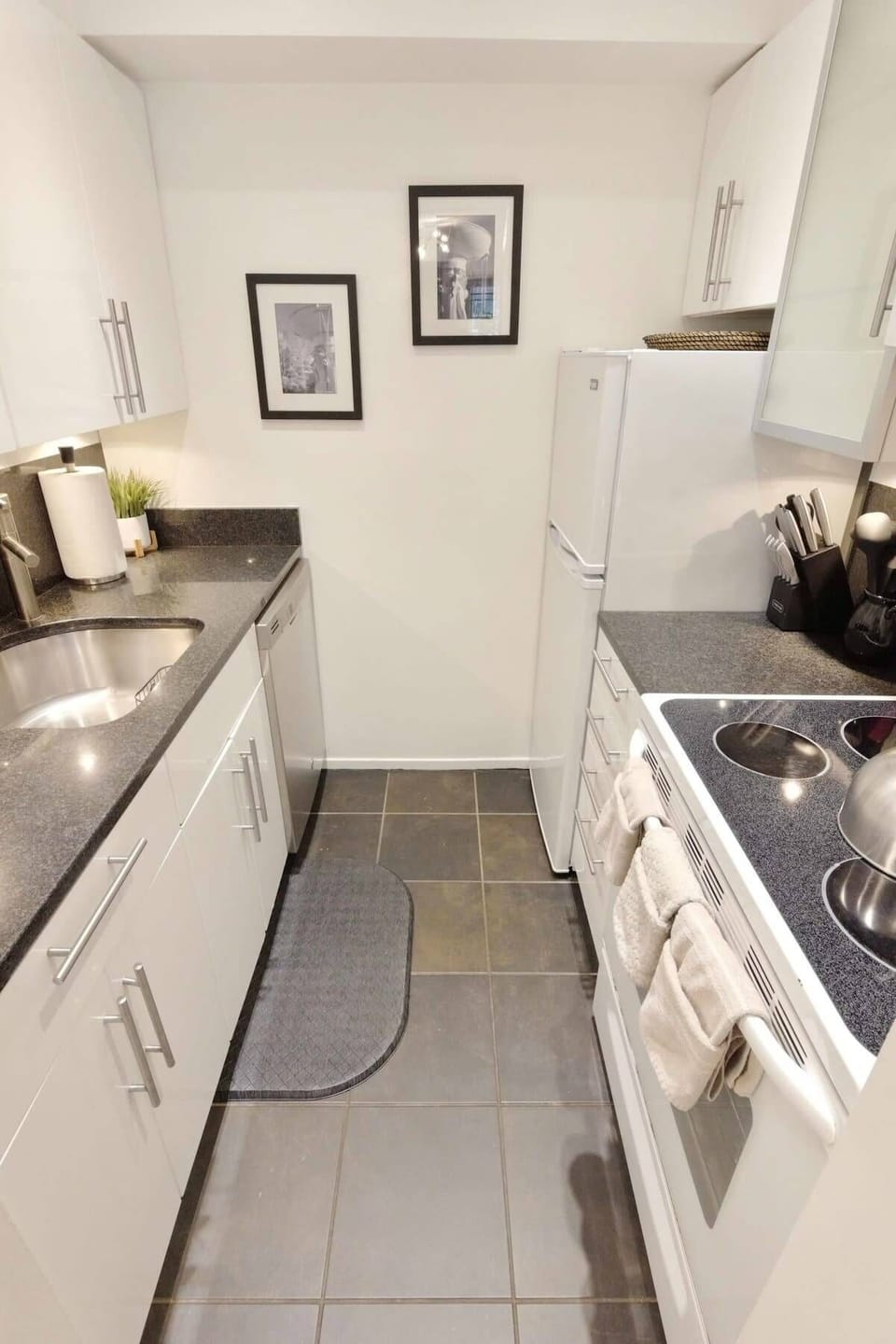 Kitchen is fully equipped