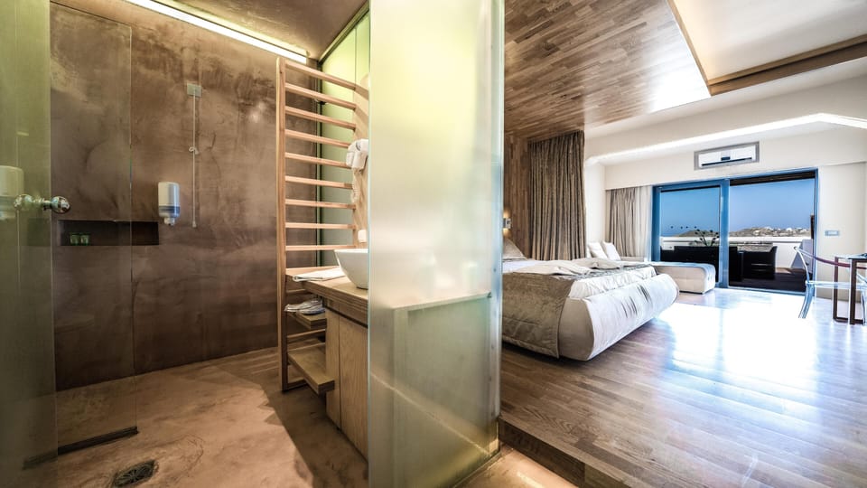 Suite, Sea View | Premium bedding, minibar, in-room safe, soundproofing
