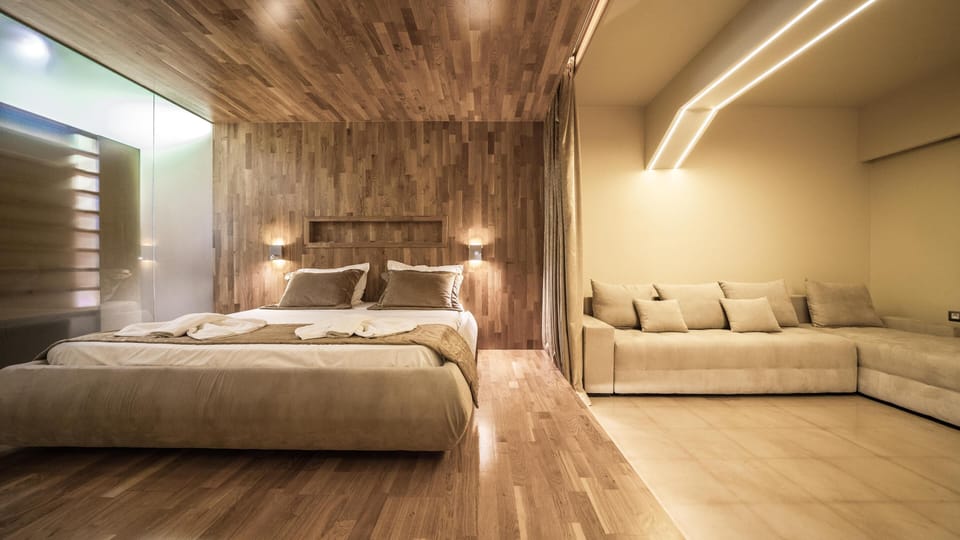 Suite, Sea View | Premium bedding, minibar, in-room safe, soundproofing
