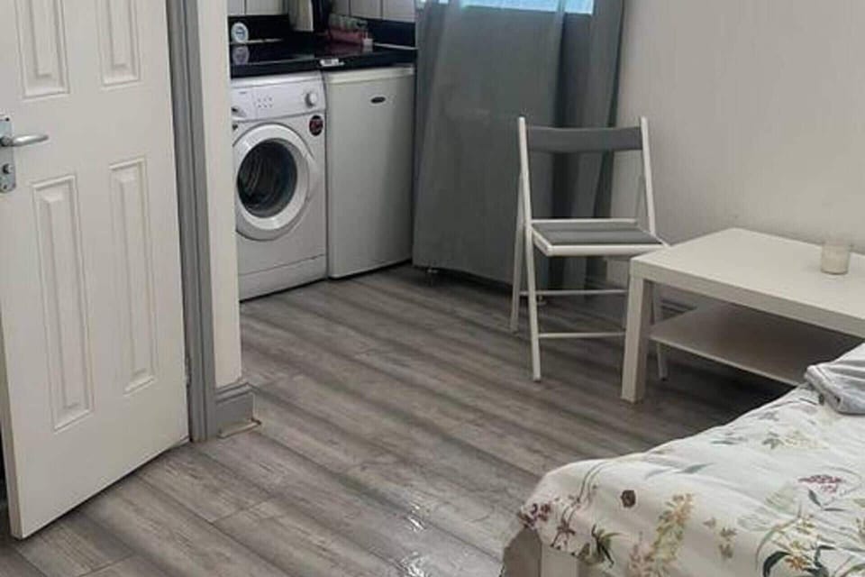 Iron/ironing board, free WiFi