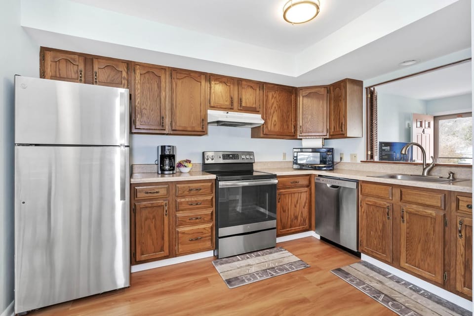 Full kitchen