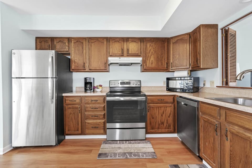 Full kitchen