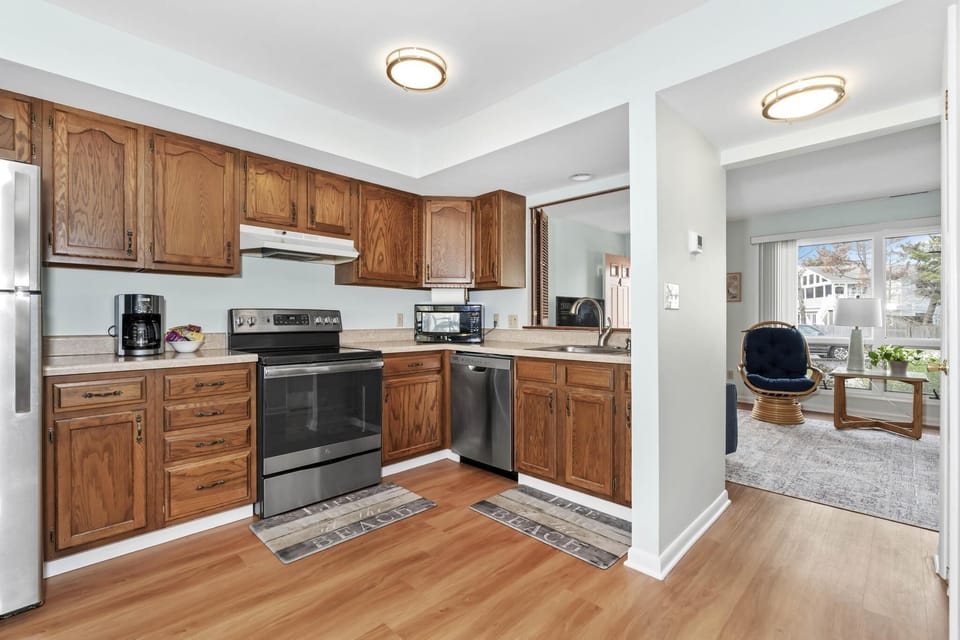 Full kitchen