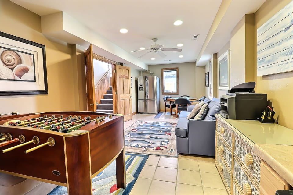 Spacious game room.