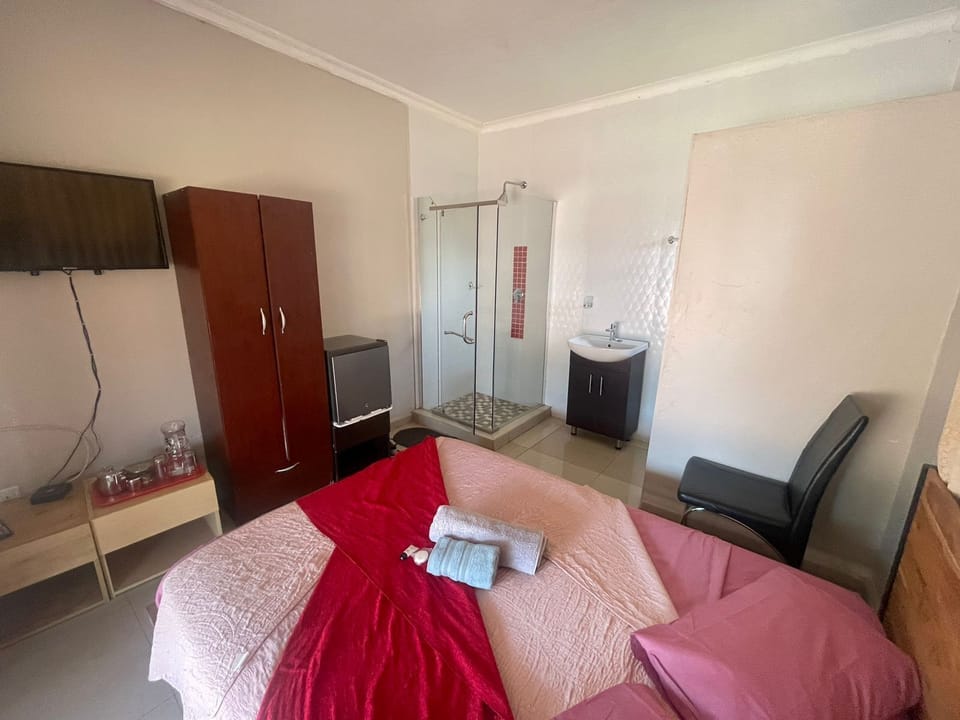 Double Room | Minibar, individually furnished, desk, laptop workspace