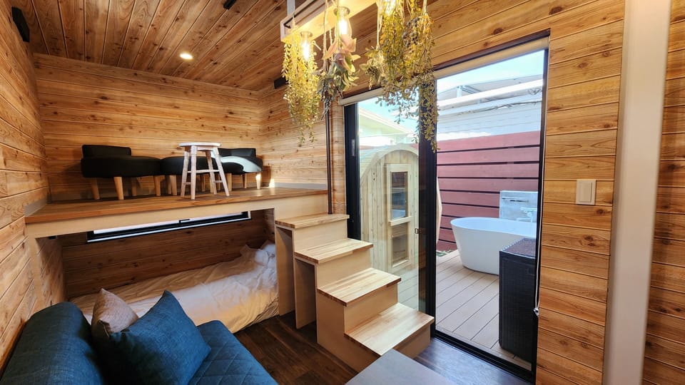 Double Room R102 | Soundproofing, free rollaway beds, free WiFi, bed sheets