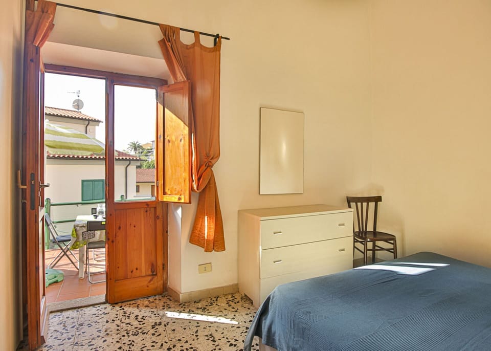 second bedroom with terrace-Atena-Elba Island