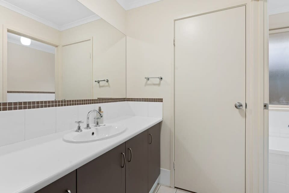 Full bathroom