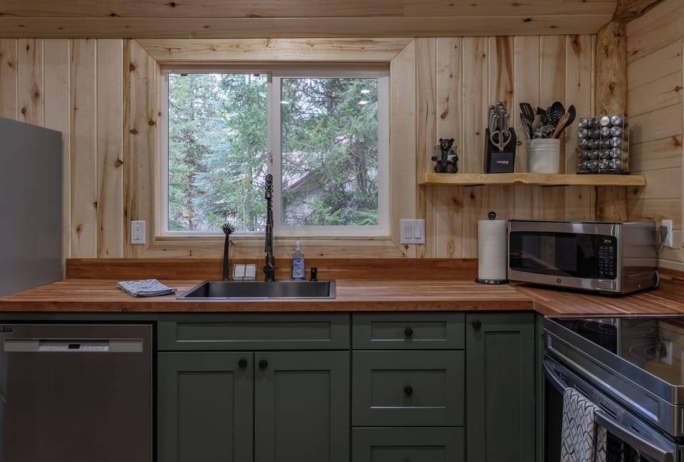 Kitchen includes a dishwasher