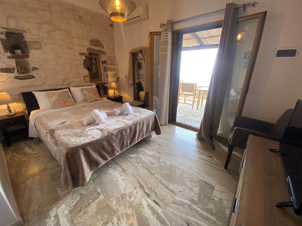 Classic Double Room | Soundproofing, free WiFi