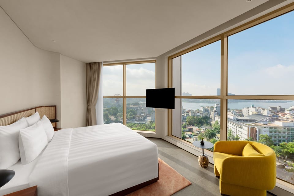 Minibar, in-room safe, desk, iron/ironing board