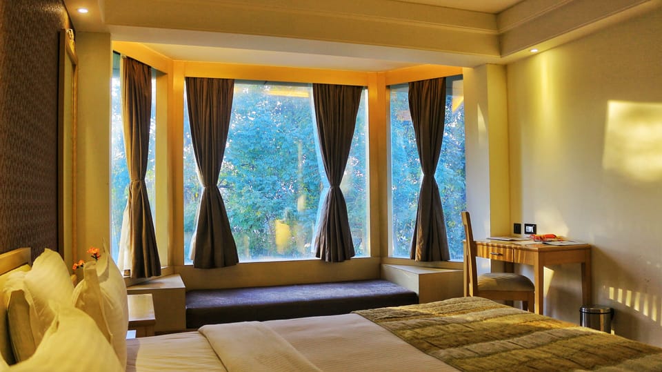 Deluxe Room | 1 bedroom, Egyptian cotton sheets, premium bedding, memory foam beds