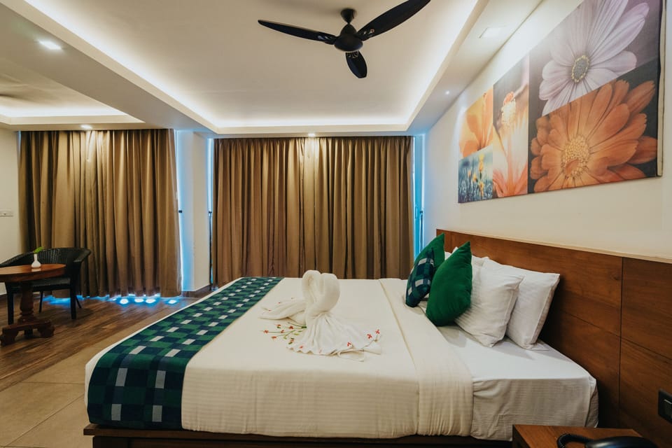 Premium Double Room | Down comforters, Select Comfort beds, minibar, in-room safe