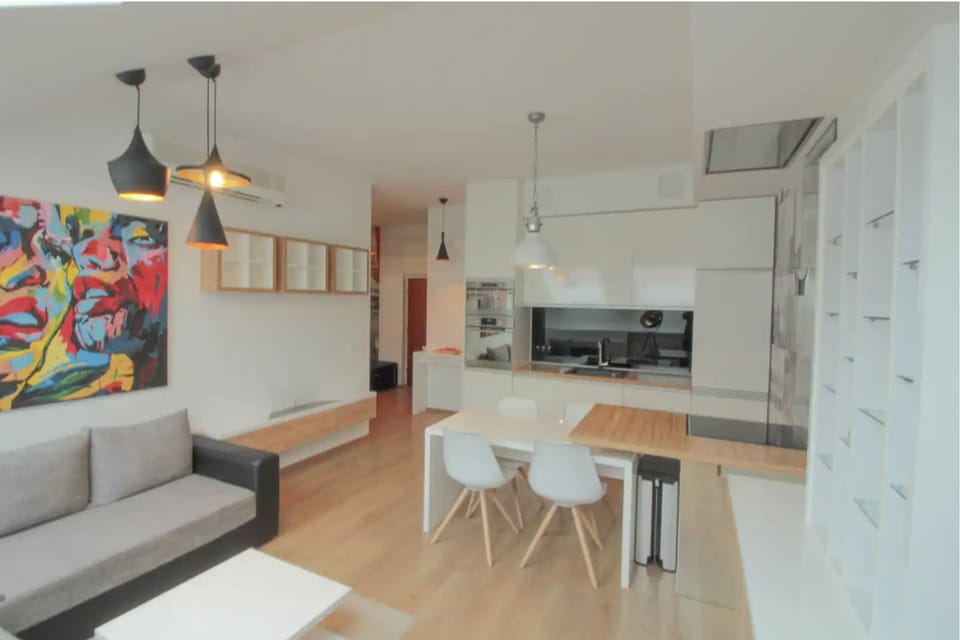 Deluxe Apartment | 2 bedrooms, iron/ironing board, free WiFi, bed sheets
