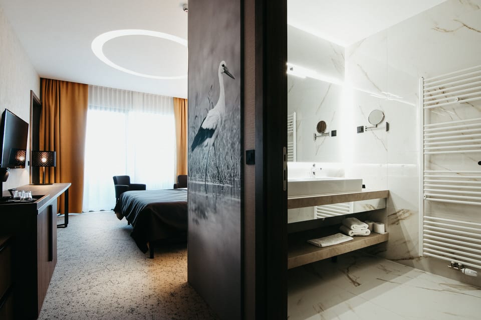 Minibar, desk, free WiFi, bed sheets