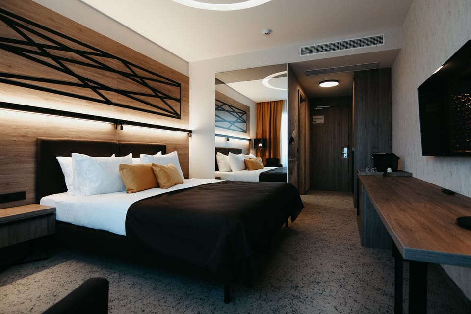 Deluxe Double Room | Minibar, desk, free WiFi, bed sheets